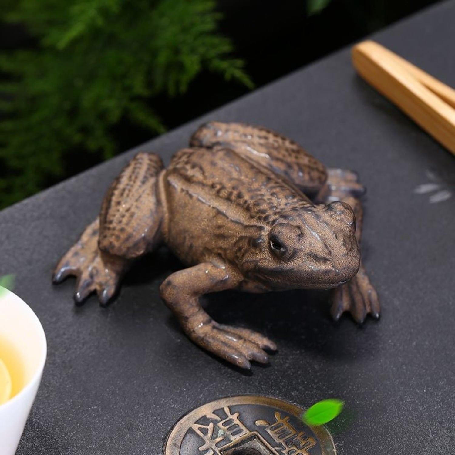 Ceramic Frog Tea Pet Figurine Feng Shui Decor Table Ornament